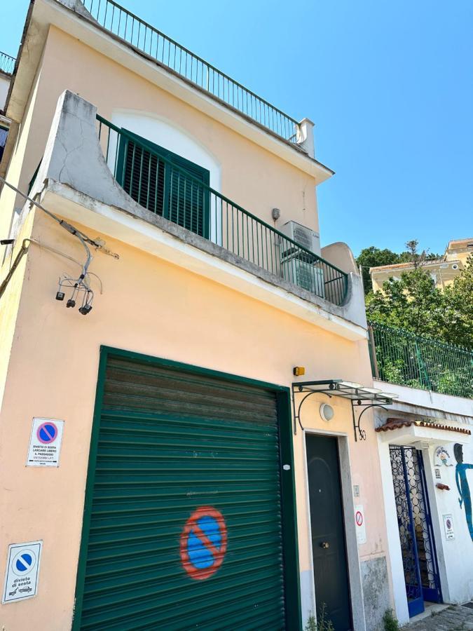 La Casa Gialla Виетри Экстерьер фото